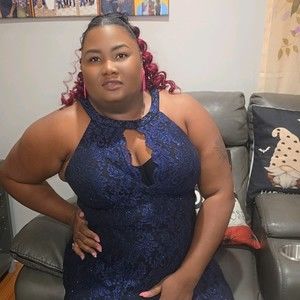 Meet your Posher, Santia